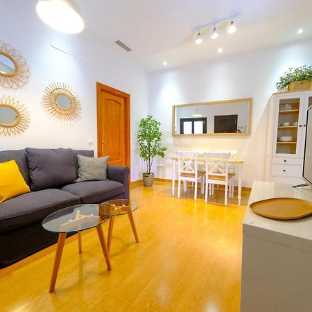 Patio Rialto Apartment Севилья Экстерьер фото