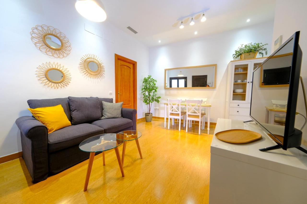 Patio Rialto Apartment Севилья Экстерьер фото