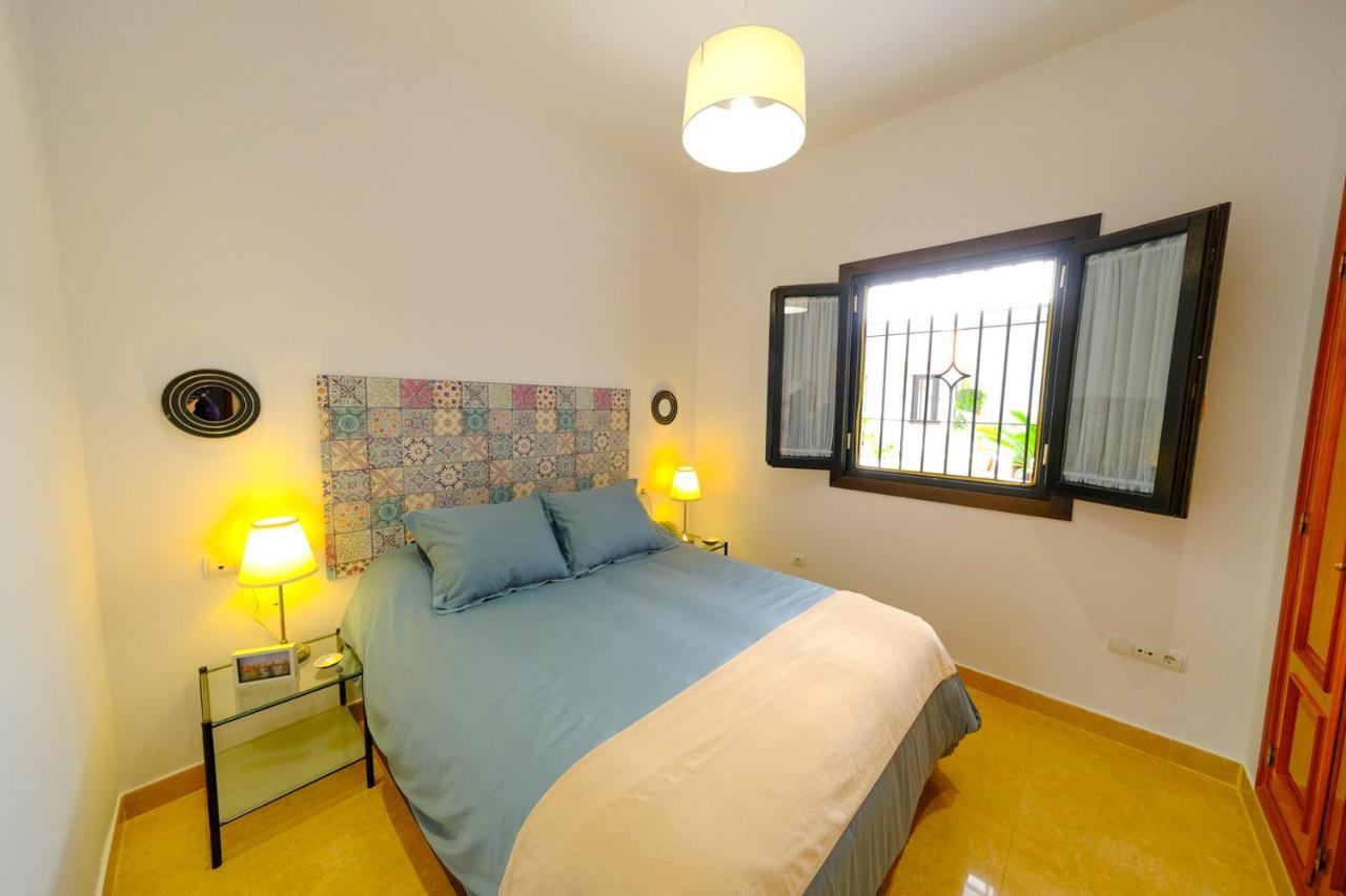 Patio Rialto Apartment Севилья Экстерьер фото