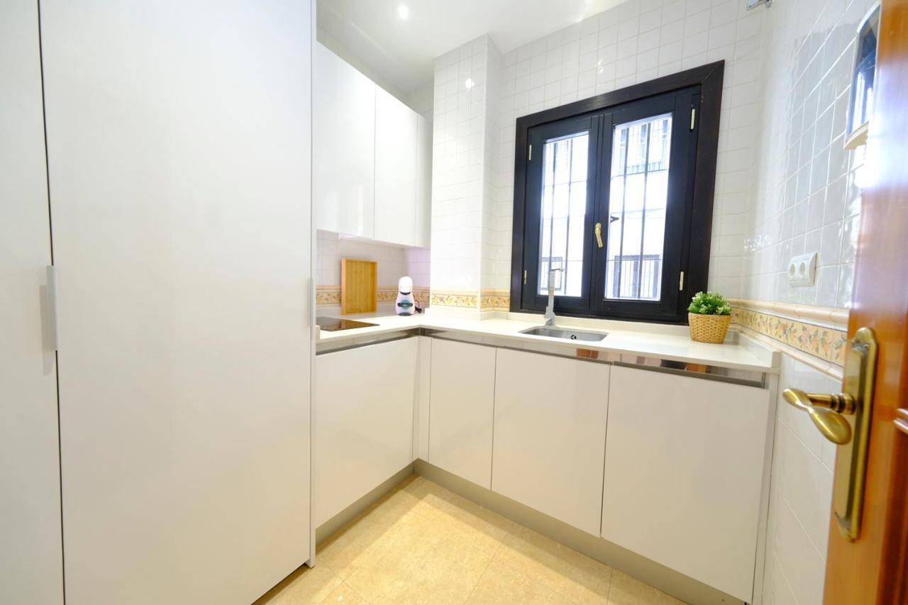 Patio Rialto Apartment Севилья Экстерьер фото