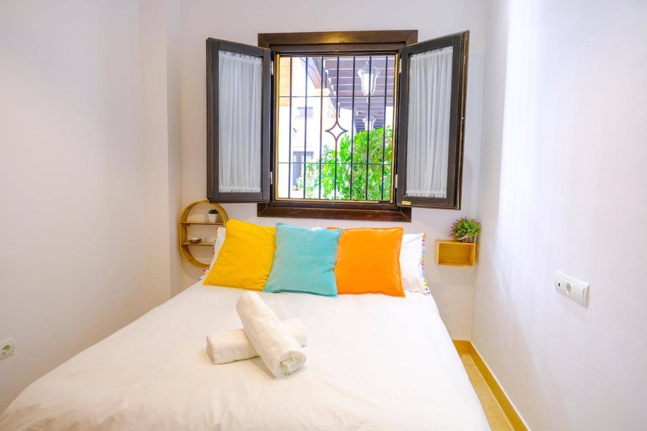 Patio Rialto Apartment Севилья Экстерьер фото